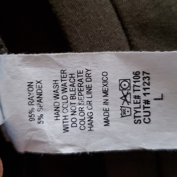 *NWT* olive green flutter sleeves top - Picture 12 of 13